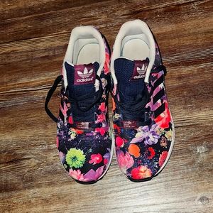Size 6 women's tennis shoes
